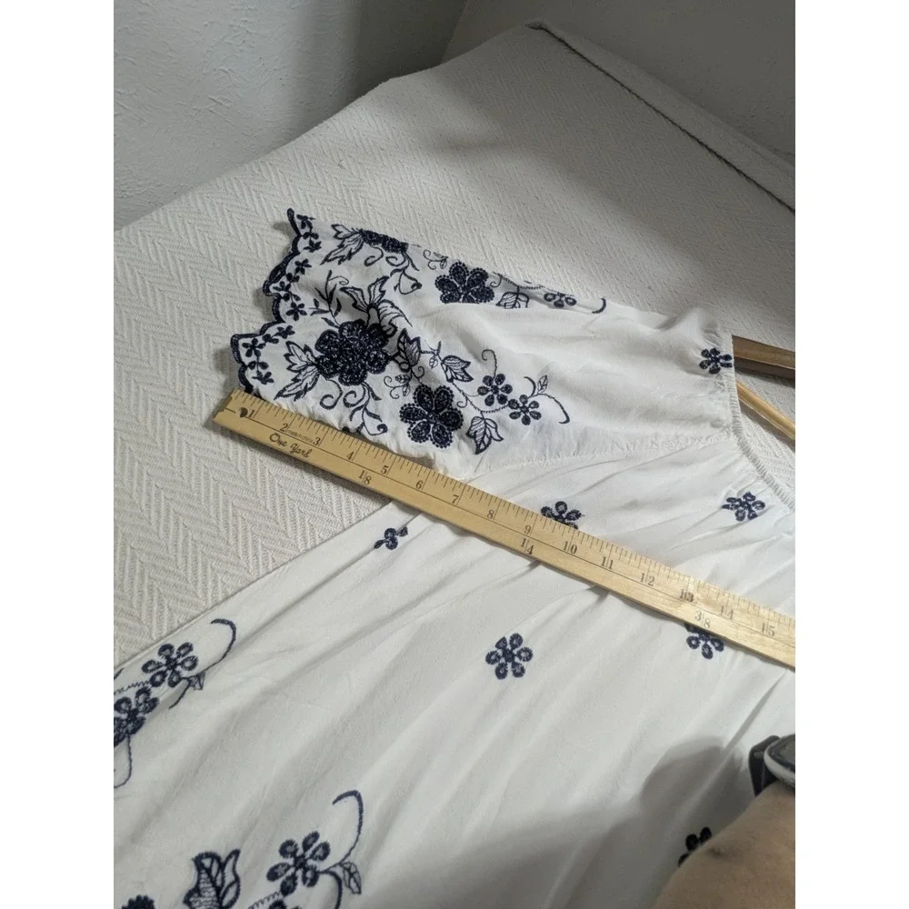 Boho‎ Embroidered Peasant Top Women XL White Blue Floral Cottagecore